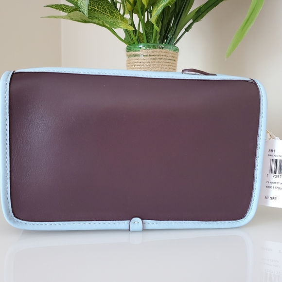 Coach Britt Wristlet in Colorblock - Picture 4 of 12